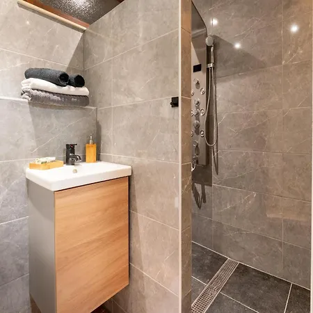 In Schin Op Geul With Sauna Walem