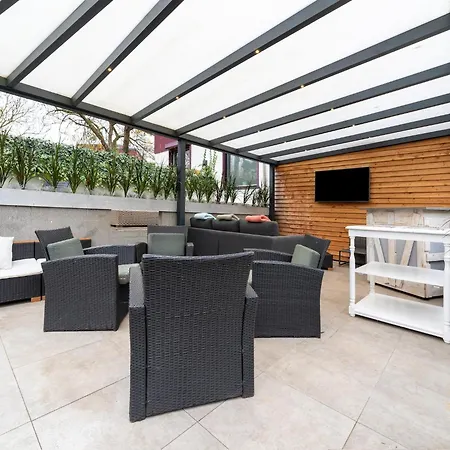 Luxury In Schin Op Geul With Bubble Bath And Sauna Appartement Walem